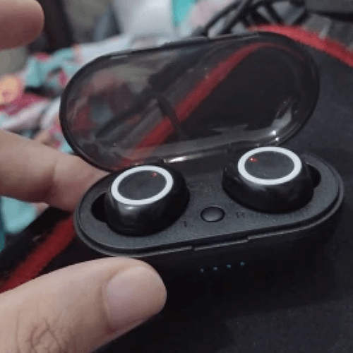 wireless Bluetooth earbuds 